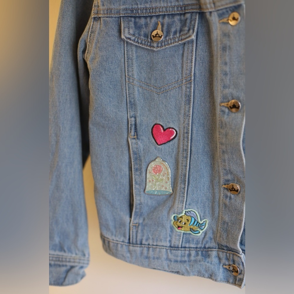 Disney Princess Denim Jacket Girls 9/10 Castle Rainbow Embroidered EUC - Picture 4 of 7